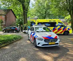 Voetganger aangereden door achteruitrijdende auto