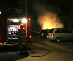 Brand in geparkeerde auto: politie onderzoekt mogelijke brandstichting