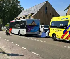 Fietser in botsing met lijnbus