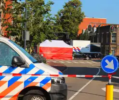 Persoon overleden na aanrijding met vrachtwagen