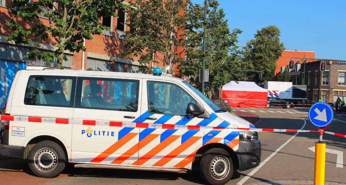 Persoon overleden na aanrijding met vrachtwagen - Foto 2