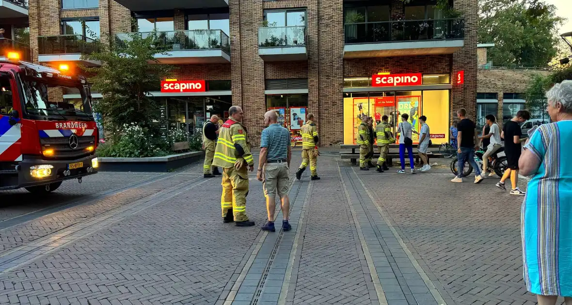Afvalzak in brand gestoken op bankje - Foto 2