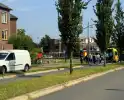 Vrouw op de fiets gewond bij aanrijding met bestelwagen