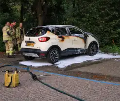 Gezochte auto na overval uitgebrand