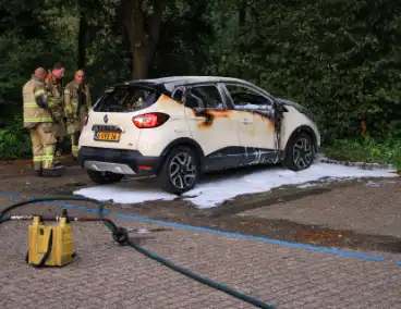 Gezochte auto na overval uitgebrand