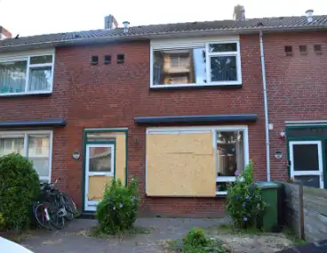 Arrestatieteam bestormt woning