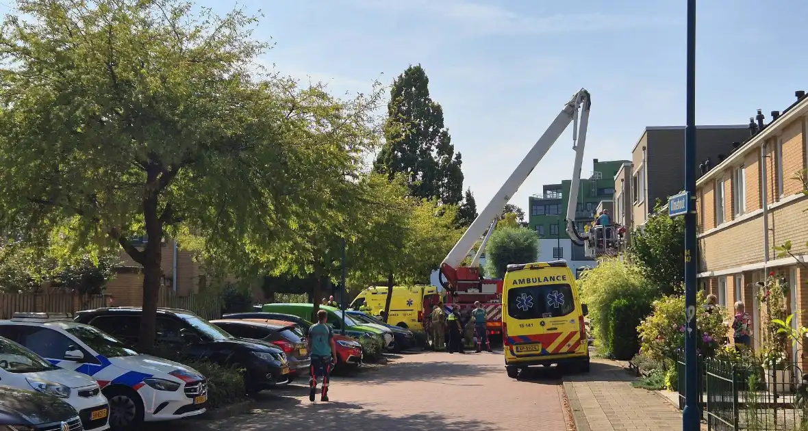 Patiënt onder politie en trauma-arts naar ziekenhuis begeleid - Foto 5