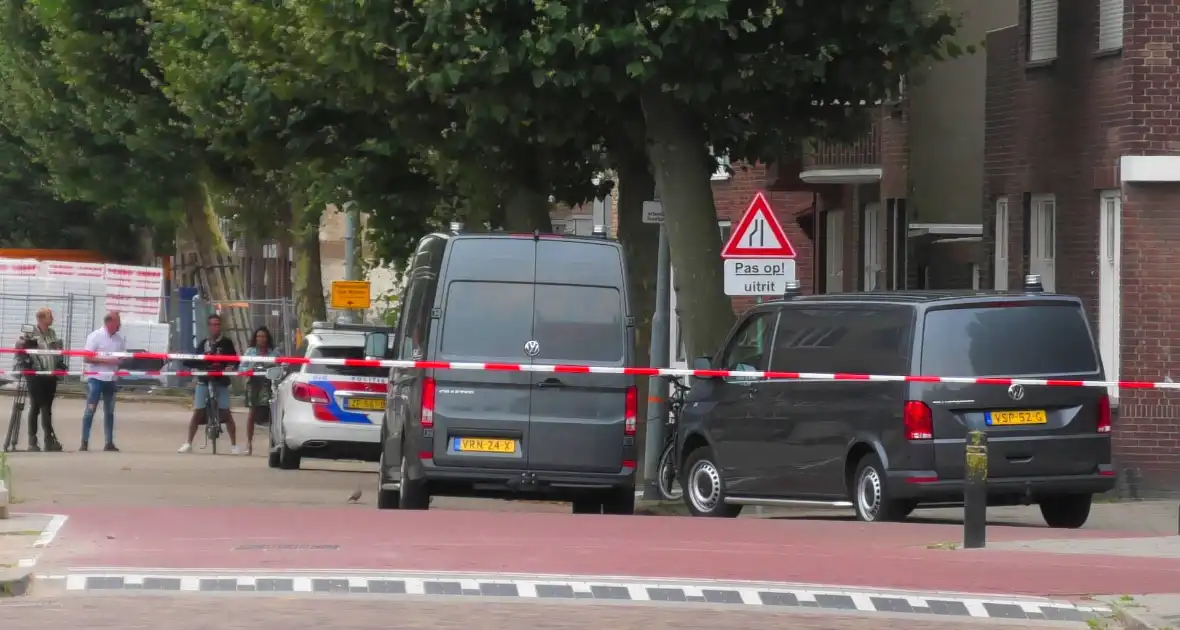 Urenlang onderzoek naar schietpartij - Foto 8