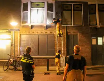 Brandweer op onderzoek uit na vreemde lucht in woning