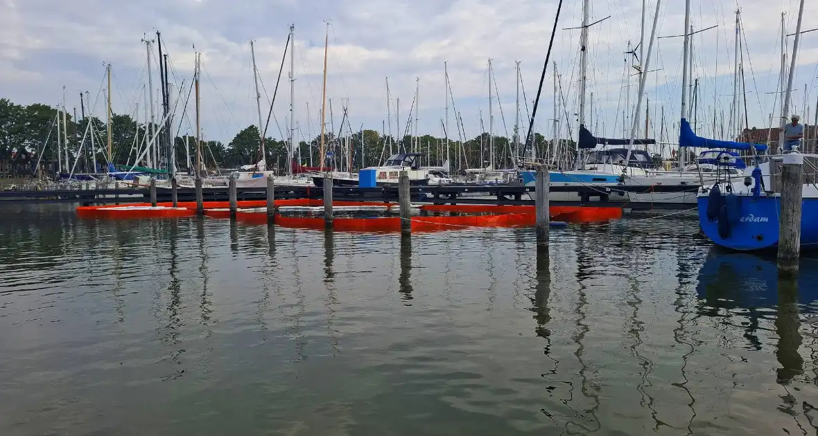 Oliescherm geplaatst na brand op recreatievaartuig - Foto 4