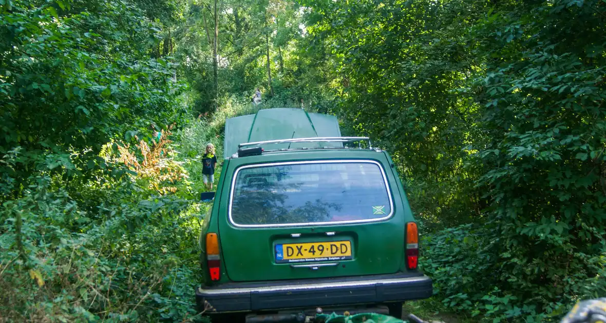 Kinderen ontdekken te water geraakte oude volvo - Foto 5