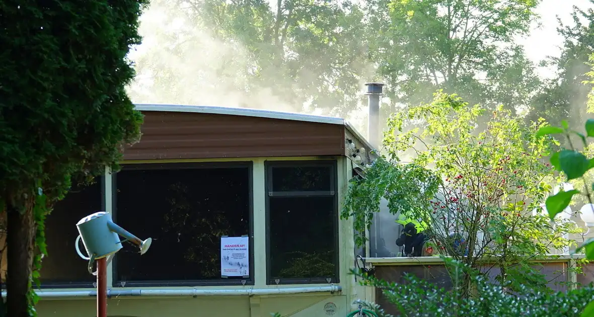 Stacaravan in brand op vakantiepark - Foto 10