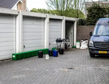 Politie ontdekt drugslab in garagebox