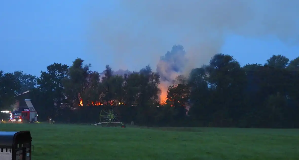 Zeer grote brand in stal