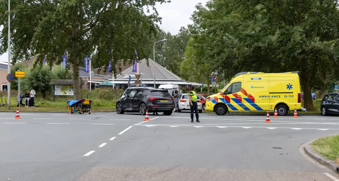Brandweer bevrijdt beknelde automobilist - Foto 2