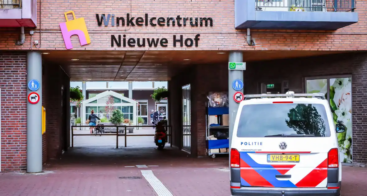 Politie zoekt man na verdachte situatie in winkelcentrum