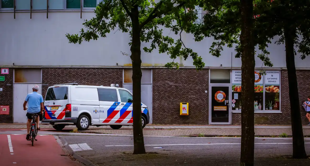 Politie zoekt man na verdachte situatie in winkelcentrum - Foto 2