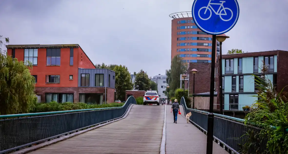 Politie zoekt man na verdachte situatie in winkelcentrum - Foto 4