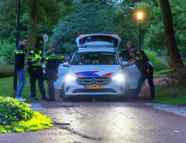 Grote politie-inzet na steekpartij in park