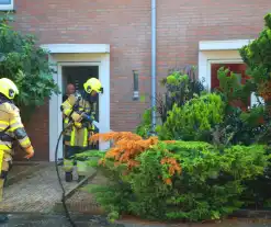 Gasbrander veroorzaakt brand in voortuin