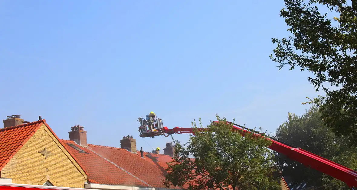 Veel hulpdiensten ingezet voor zeer grote brand - Foto 1