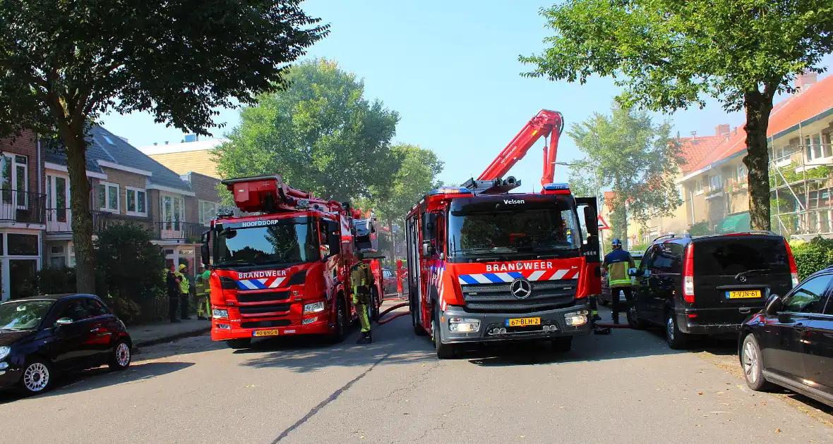 Veel hulpdiensten ingezet voor zeer grote brand - Foto 10