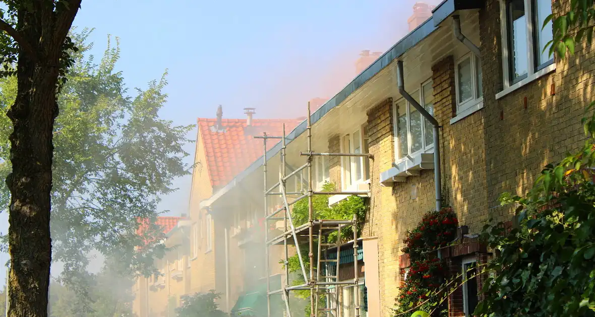 Veel hulpdiensten ingezet voor zeer grote brand - Foto 11