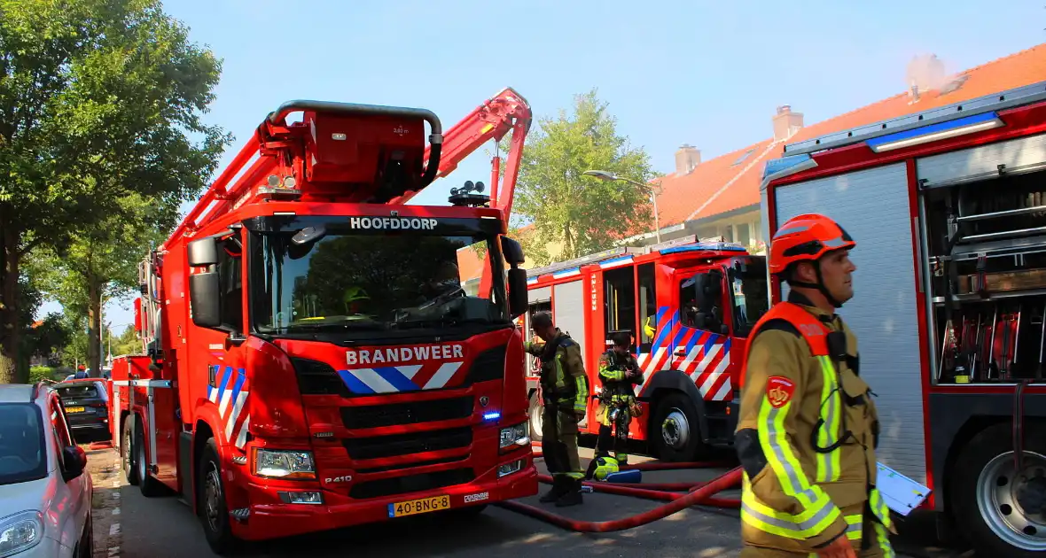 Veel hulpdiensten ingezet voor zeer grote brand - Foto 9