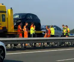 Botsing tussen twee auto's leidt tot vertraging op de snelweg