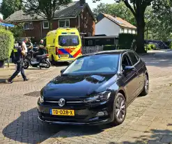 Scooterrijder en automobilist botsen op kruising