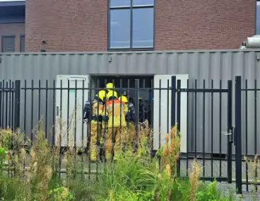 Brand in bijgebouw van industriepand