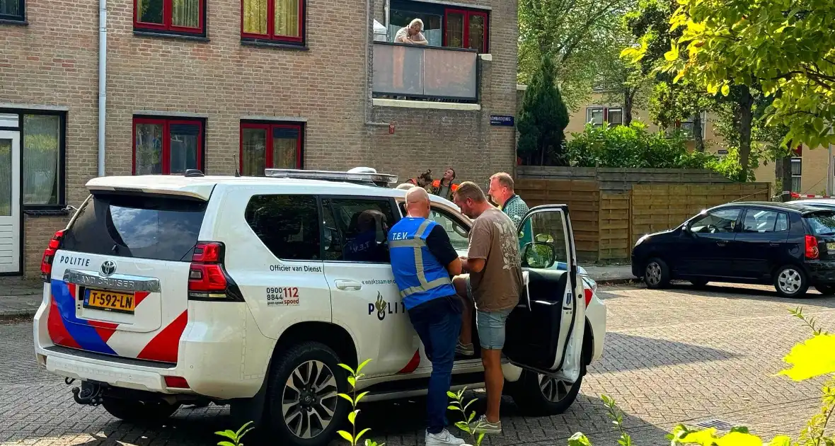 Meerdere woningen ontruimd na aantreffen zwaar vuurwerk - Foto 8