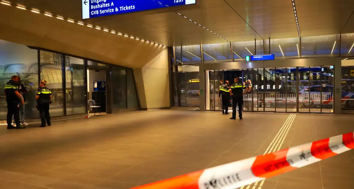 Persoon gewond bij steekpartij op metrostation - Foto 4