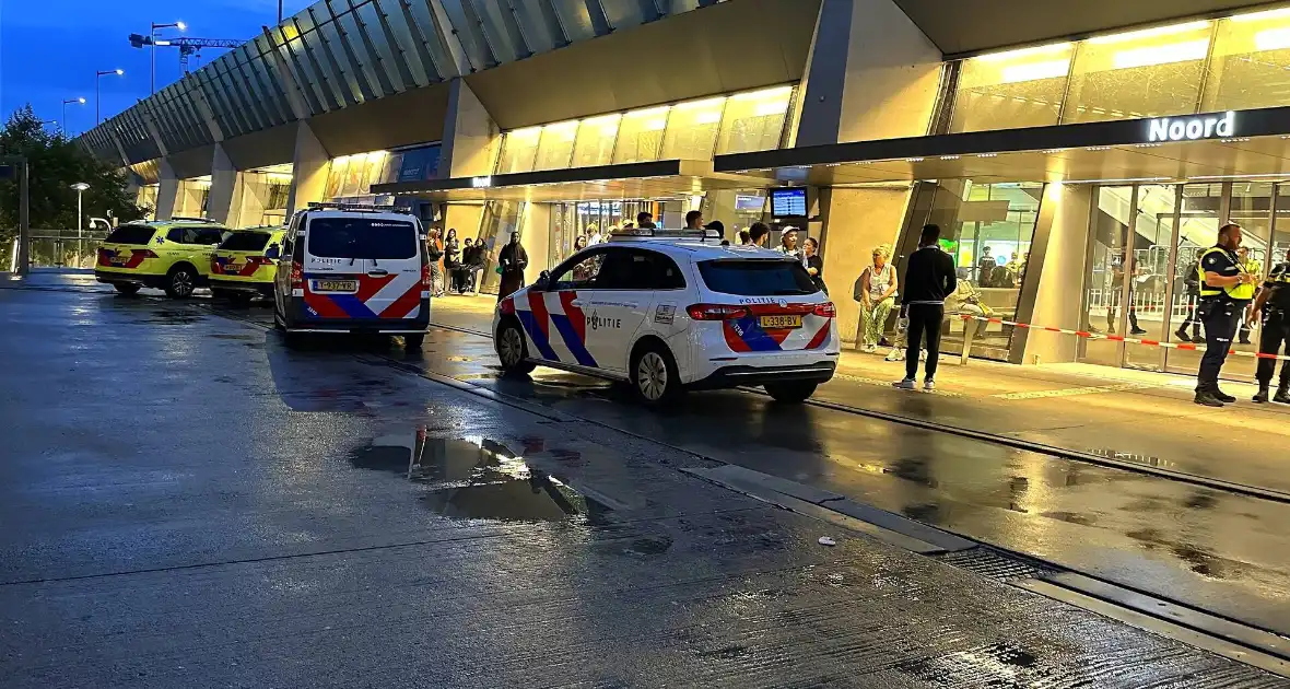 Persoon gewond bij steekpartij op metrostation - Foto 6