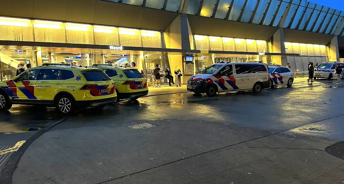 Persoon gewond bij steekpartij op metrostation - Foto 7