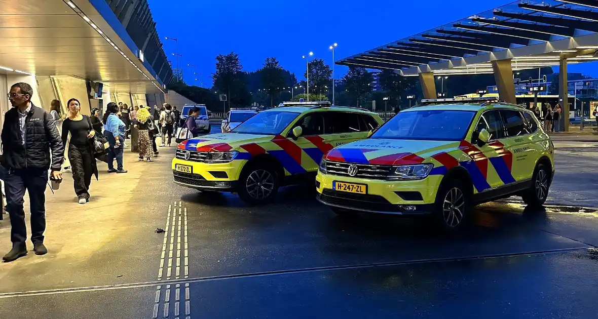 Persoon gewond bij steekpartij op metrostation - Foto 8