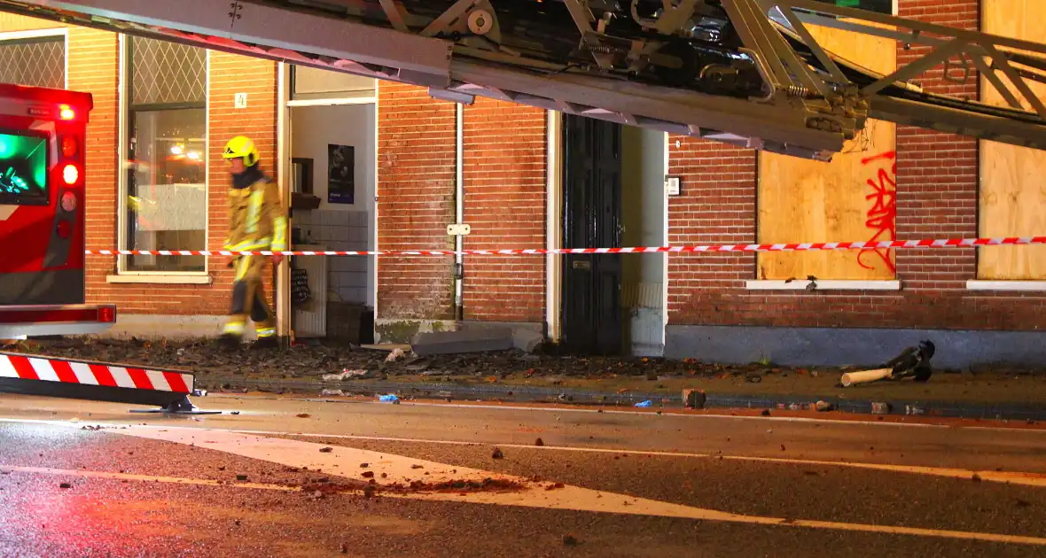 Woning onbewoonbaar door bliksem inslag - Foto 1