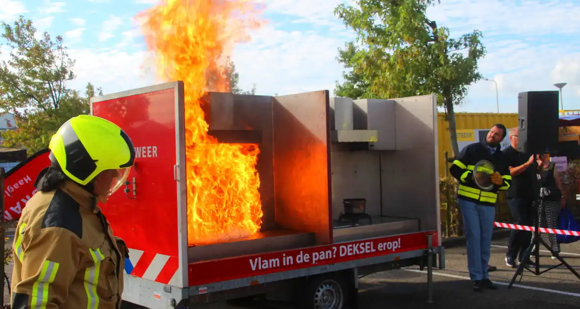 Loco-burgermeester aanwezig bij groots uitgepakte Veiligheidsdag - Foto 11