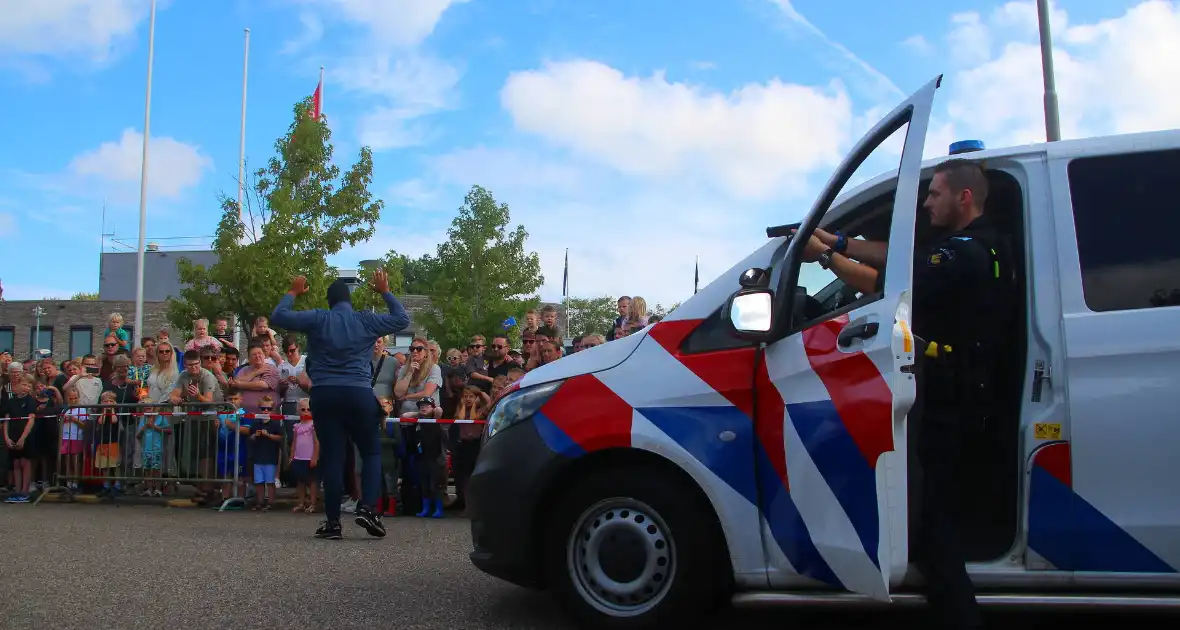 Loco-burgermeester aanwezig bij groots uitgepakte Veiligheidsdag - Foto 2