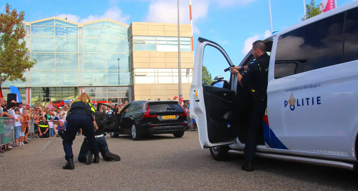 Loco-burgermeester aanwezig bij groots uitgepakte Veiligheidsdag - Foto 4