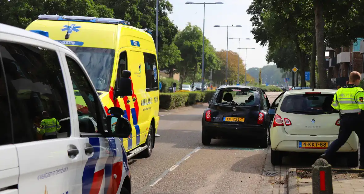 Fietser gewond bij aanrijding, autoruit gebarsten