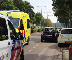 Fietser gewond bij aanrijding, autoruit gebarsten