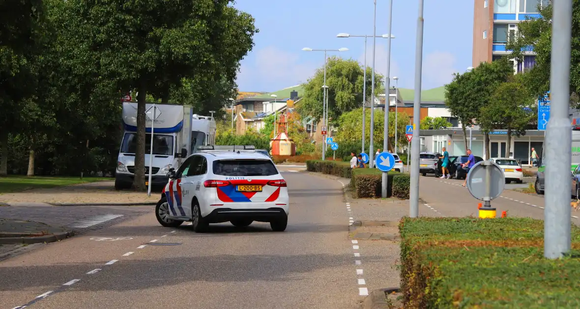 Fietser gewond bij aanrijding, autoruit gebarsten - Foto 6