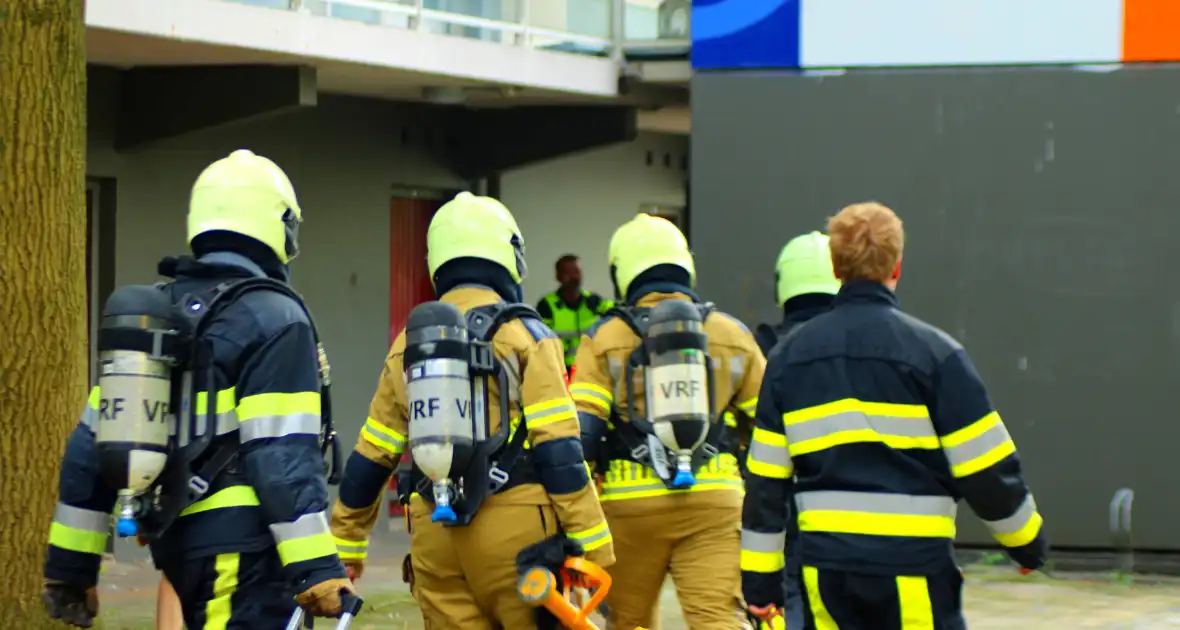 Brandweer controleert woning na melding van gaslucht