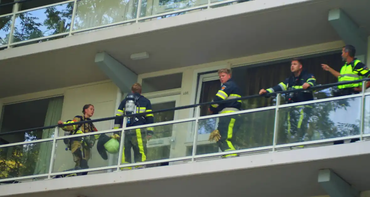 Brandweer controleert woning na melding van gaslucht - Foto 2