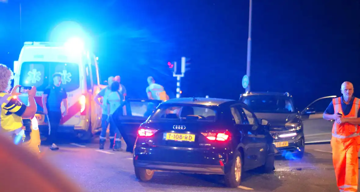 Gewonde na frontale botsing op kruising - Foto 6