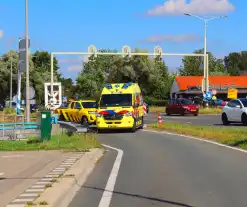 Twee voertuigen botsen op achterop elkaar