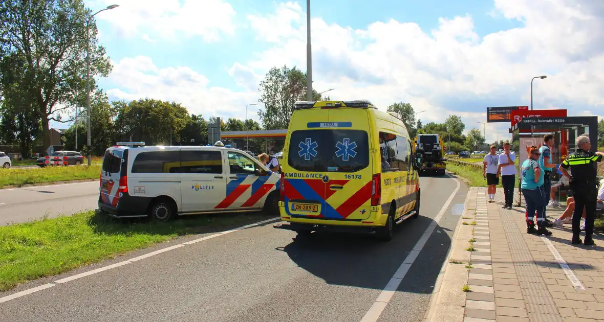 Twee voertuigen botsen op achterop elkaar - Foto 10