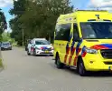 Fietser botst tegen zijkant van personenauto