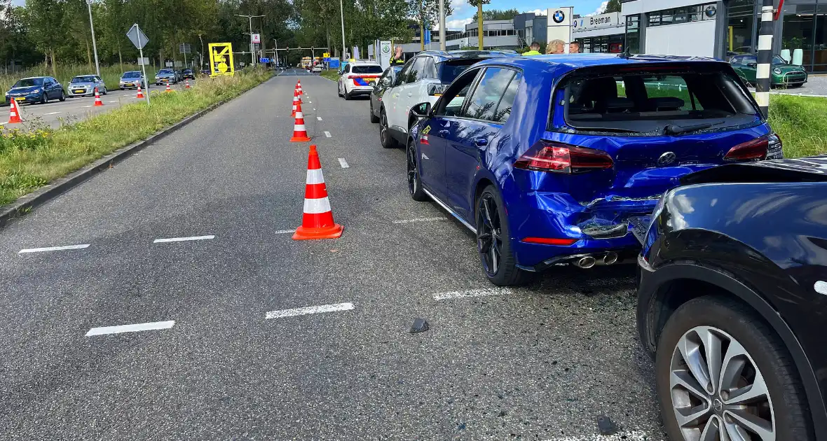 Vier voertuigen betrokken bij ketting botsing - Foto 2